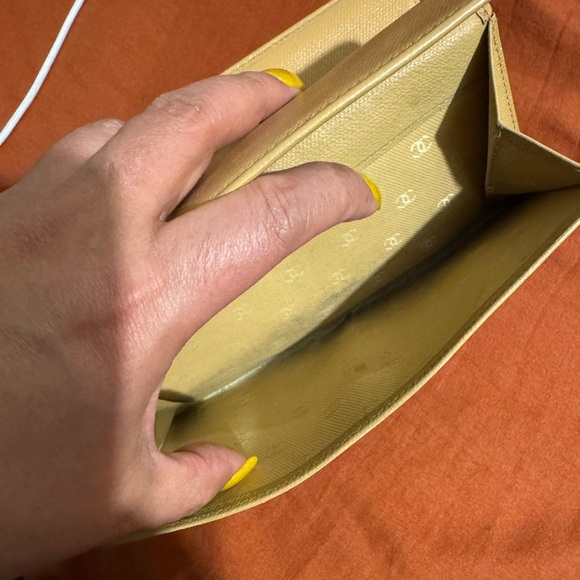 Chanel Cream Leather Wallet - Picture 8 of 9